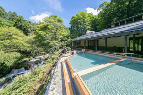 Tateshina_Grand_Hotel_Taki_Onsen_Keiryu-Roten_Takiiwa_OpenAirBath_03